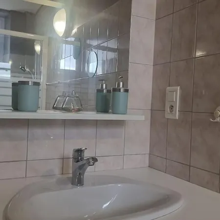 Le Petit Broche, Spacious, Sleeps 6